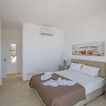 3-schlafzimmer-villa Mit Privatem Pool Im Zentrum By Interhome * Protaras