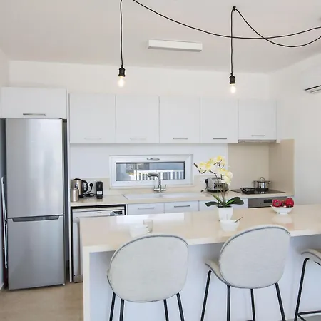 3-schlafzimmer-villa Mit Privatem Pool Im Zentrum By Interhome Nyaraló