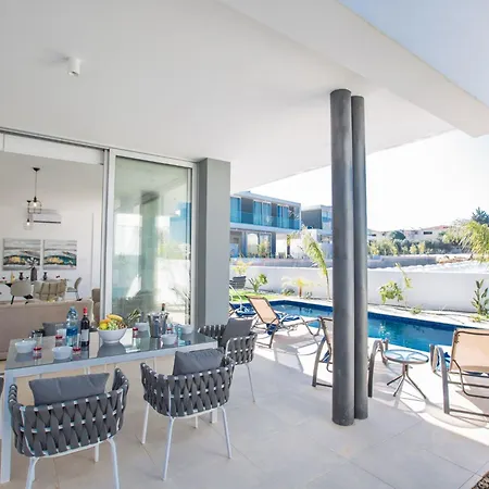 Prázdninový dům 3-schlafzimmer-villa Mit Privatem Pool Im Zentrum By Interhome *