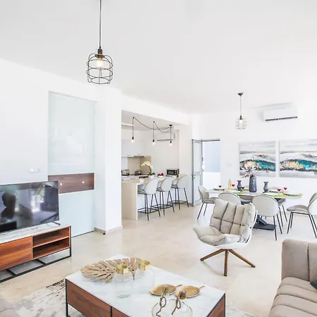 Prázdninový dům 3-schlafzimmer-villa Mit Privatem Pool Im Zentrum By Interhome *