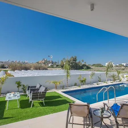 度假居 3-schlafzimmer-villa Mit Privatem Pool Im Zentrum By Interhome *