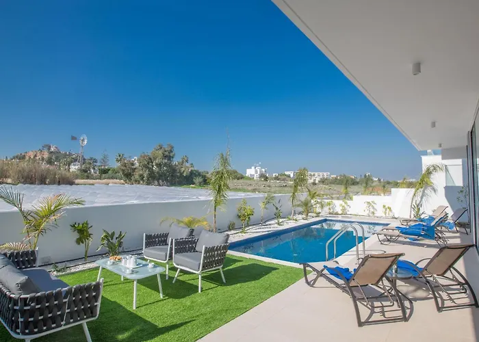 3-schlafzimmer-villa Mit Privatem Pool Im Zentrum By Interhome Prázdninový dům Protaras