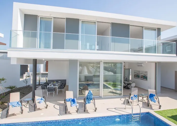 3-schlafzimmer-villa Mit Privatem Pool Im Zentrum By Interhome Casa de Férias Protaras