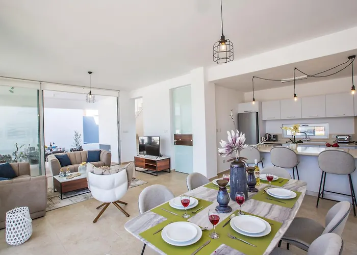 Prázdninový dům 3-schlafzimmer-villa Mit Privatem Pool Im Zentrum By Interhome Protaras