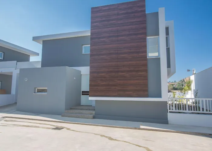 Prázdninový dům 3-schlafzimmer-villa Mit Privatem Pool Im Zentrum By Interhome