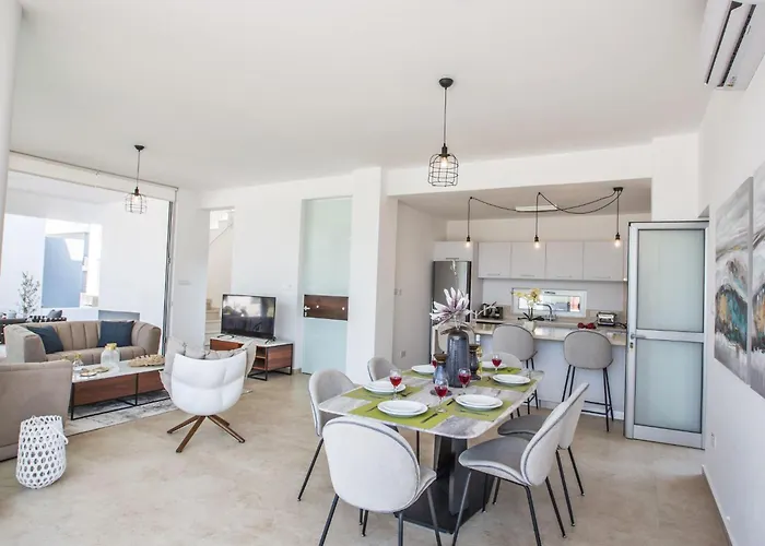 3-schlafzimmer-villa Mit Privatem Pool Im Zentrum By Interhome Prázdninový dům